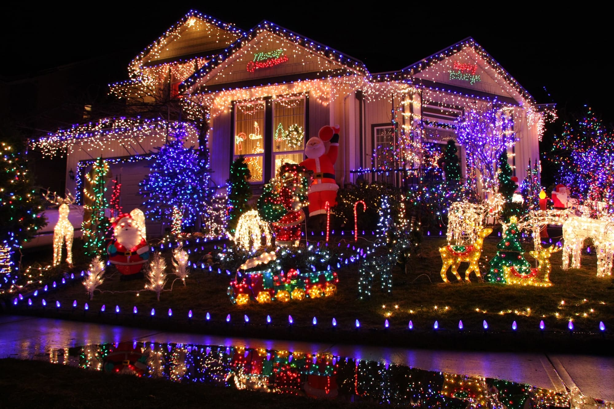 Let UNITS Simplify the Rotation of Holiday Decorations