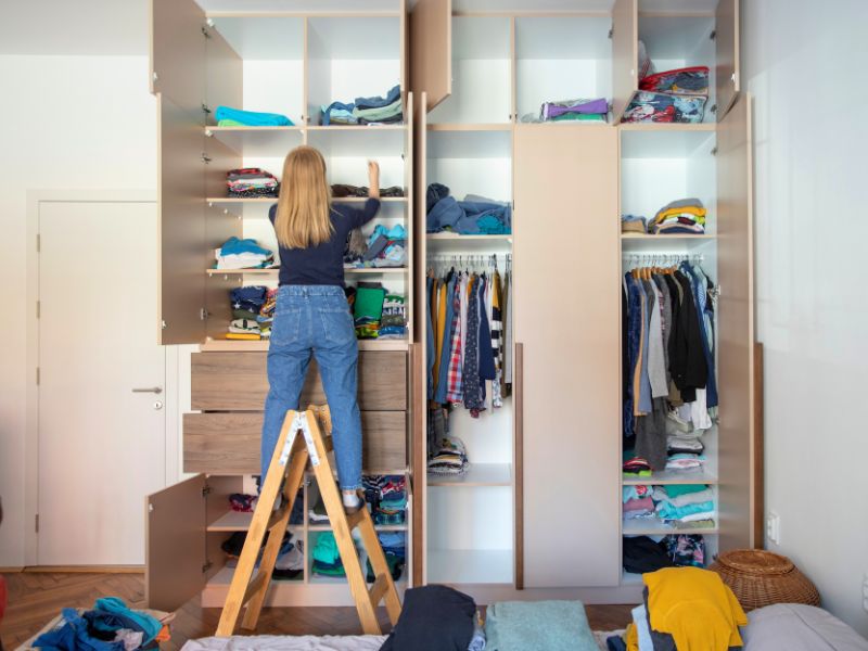 7 Decluttering Tips to Downsize