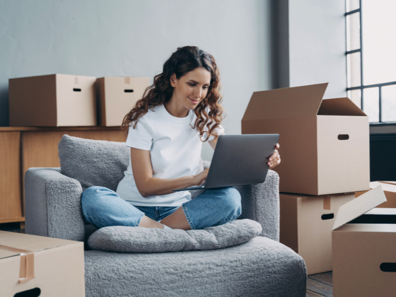 How to Balance Moving and Work