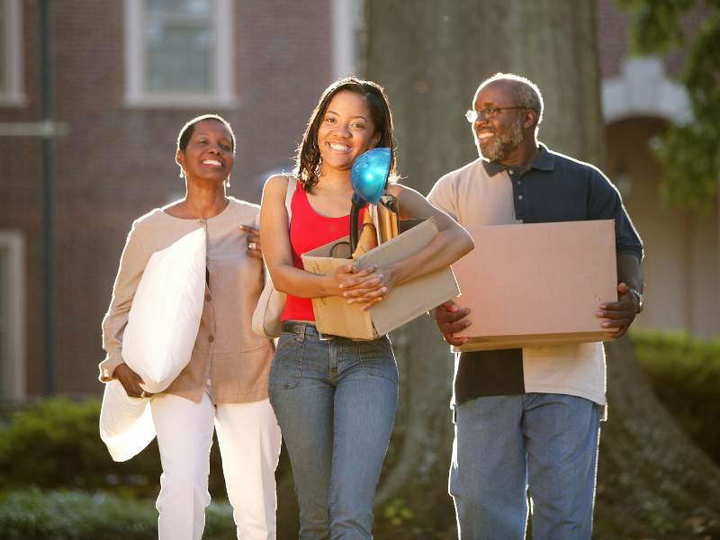 family during their college move