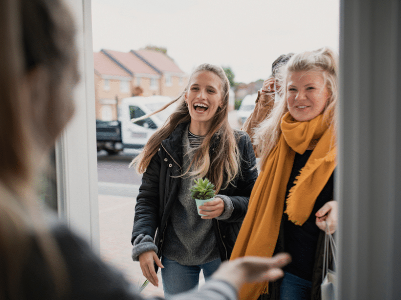 How to Throw the Best Housewarming Party